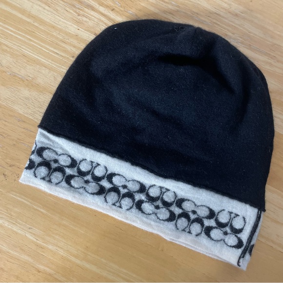 Coach Black Wool Cc Logo Beanie Hat - Picture 1 of 3